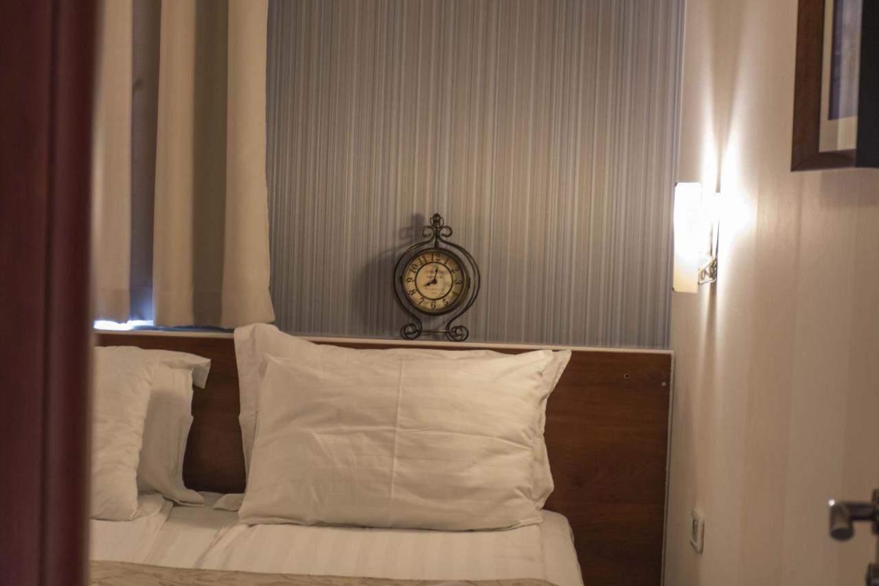 Mali Hotel Porat Будва Екстер'єр фото