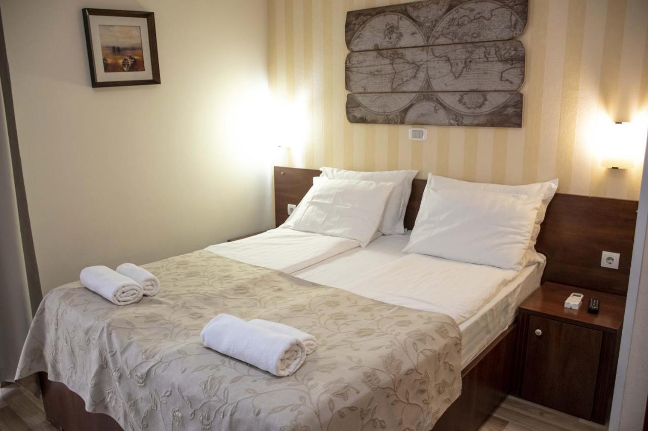 Mali Hotel Porat Будва Екстер'єр фото