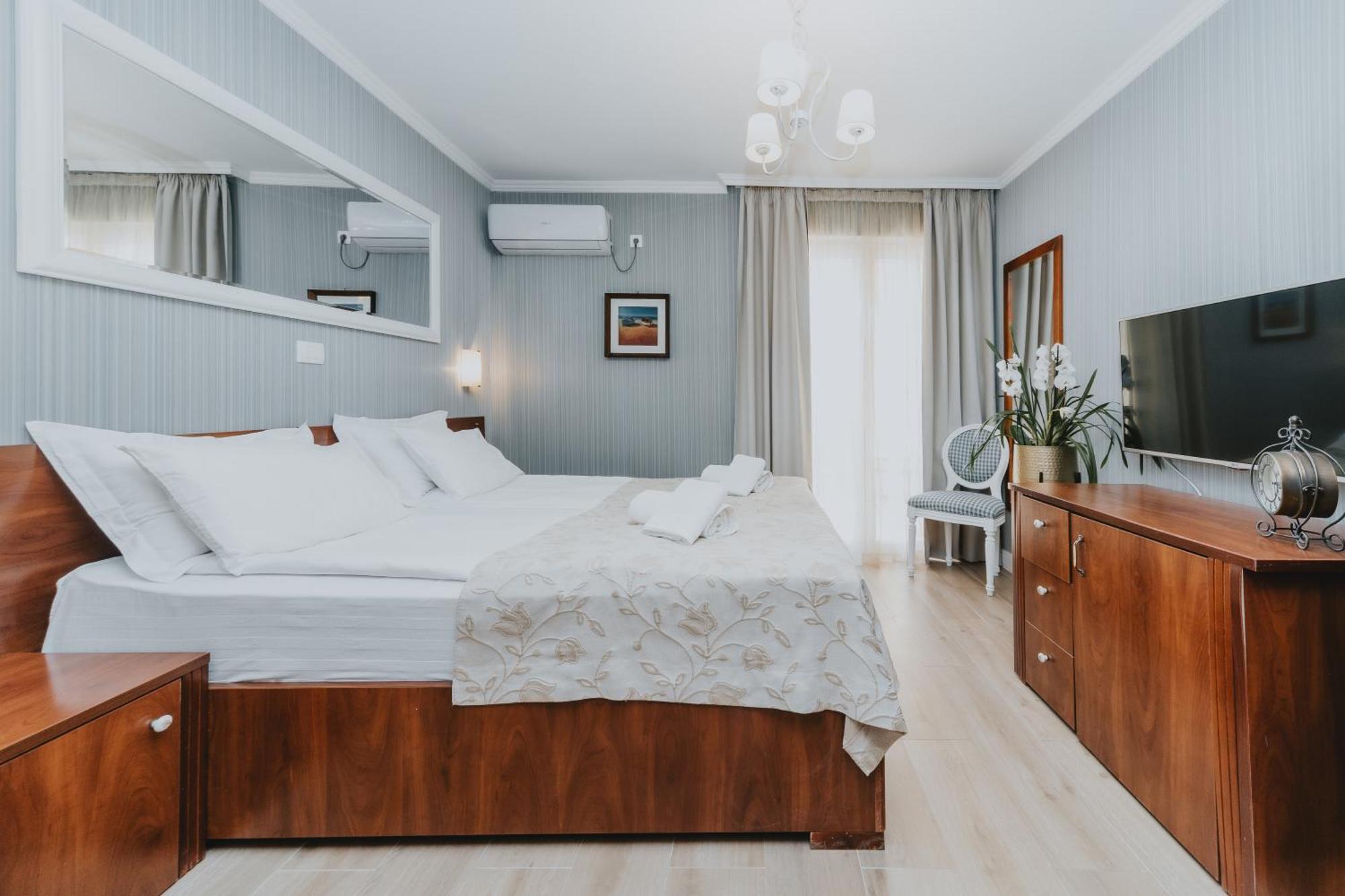 Mali Hotel Porat Будва Екстер'єр фото